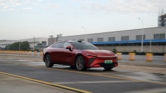 驾乘舒适度媲美百万级，2025款星纪元ES用