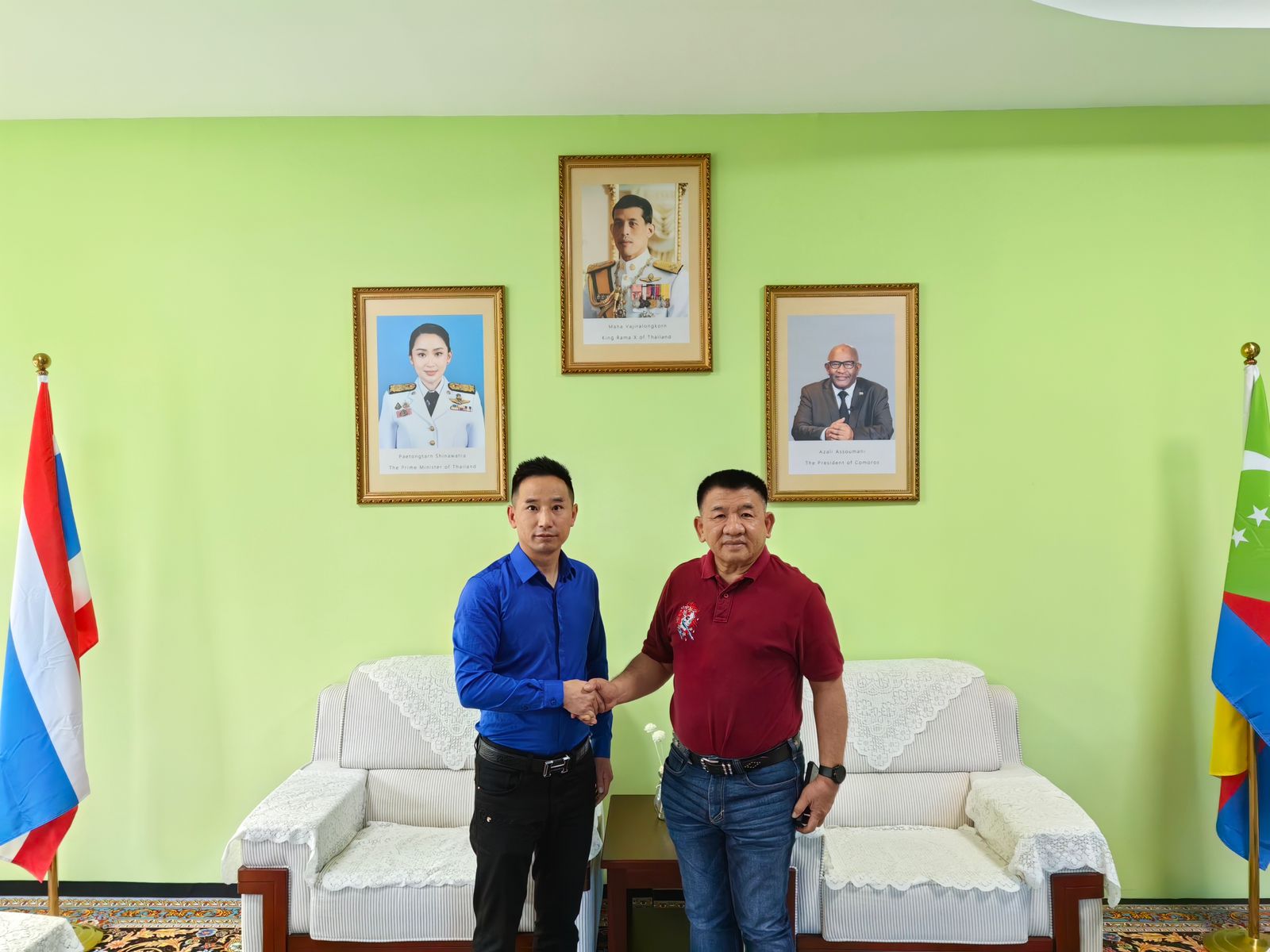 科摩罗驻泰国名誉领事Mr.Adam(右一)